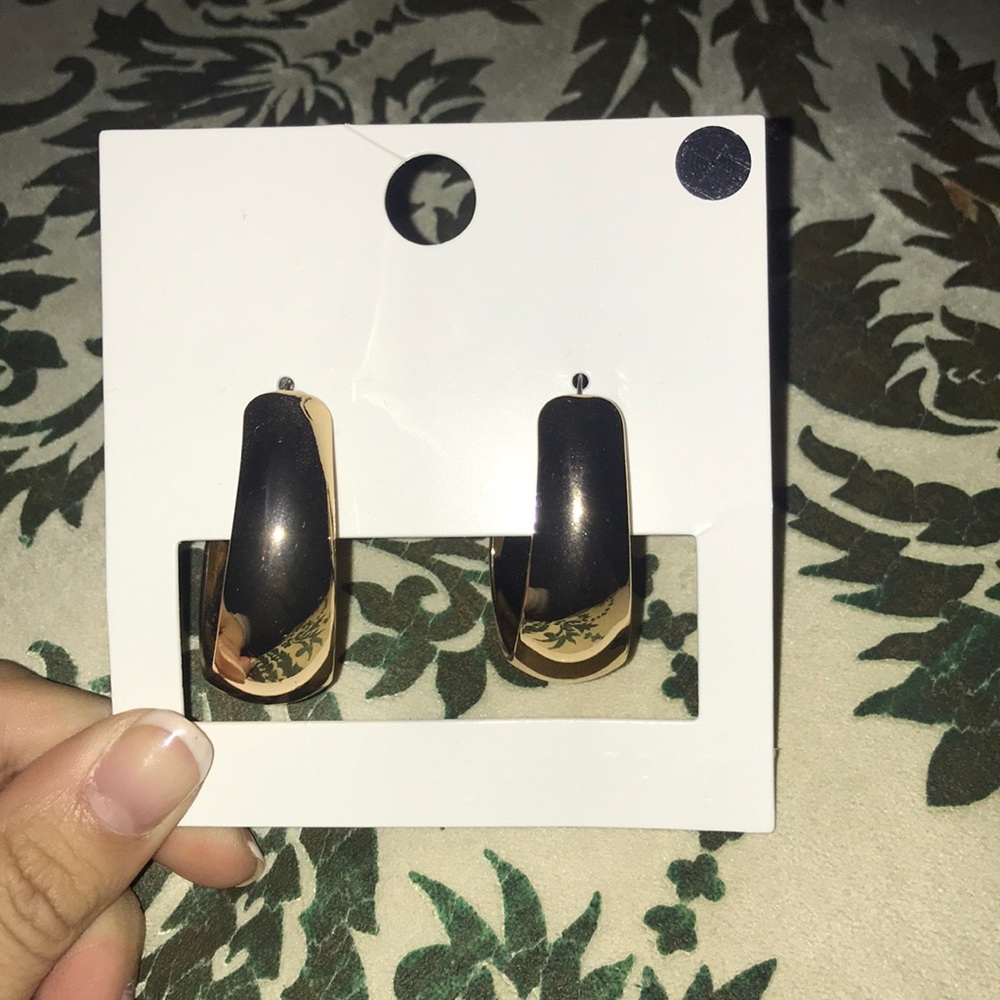 Brand New!! Gold Hoops